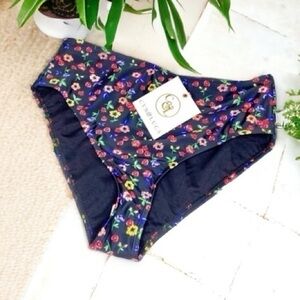 NEW High Waisted Black Swim Bikini Bottoms Size Small Cyn & Luca